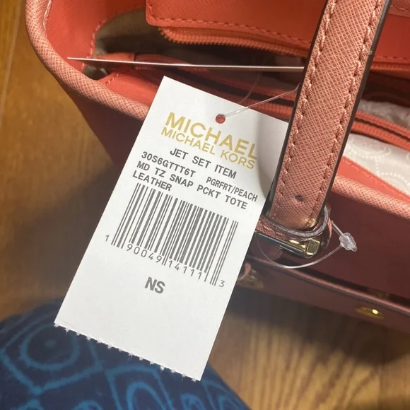 💕 Michael kors NWT jet set leather medium peach tote gorgeous 💕 - Picture 9 of 15